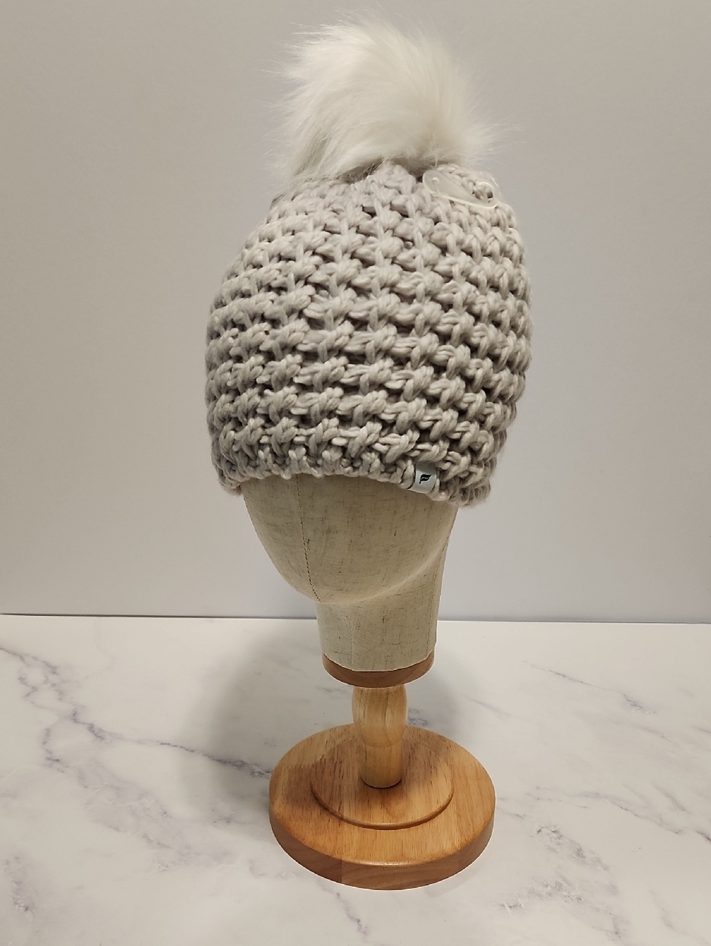 Fabletics Chunky Knit Beanie Warm Hat with White Cozy Gray Knit with Pom Pom